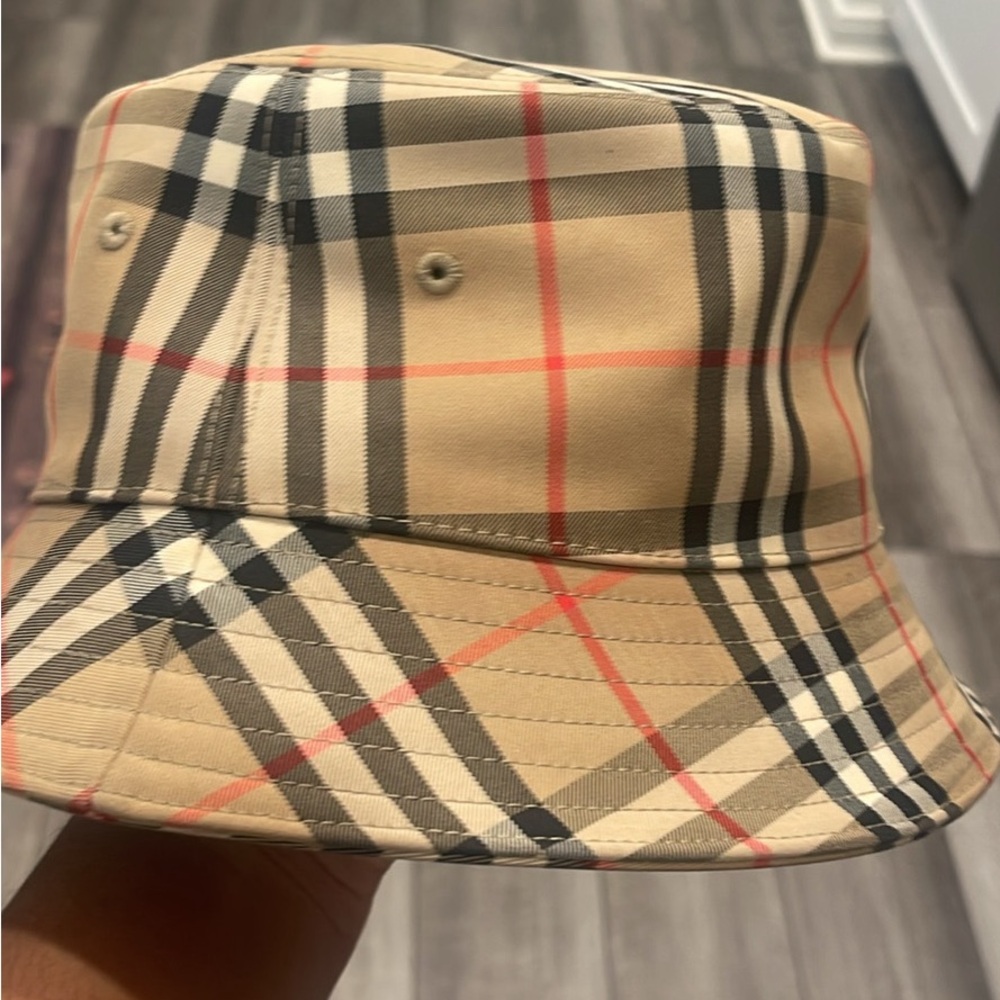 Burberry hat
